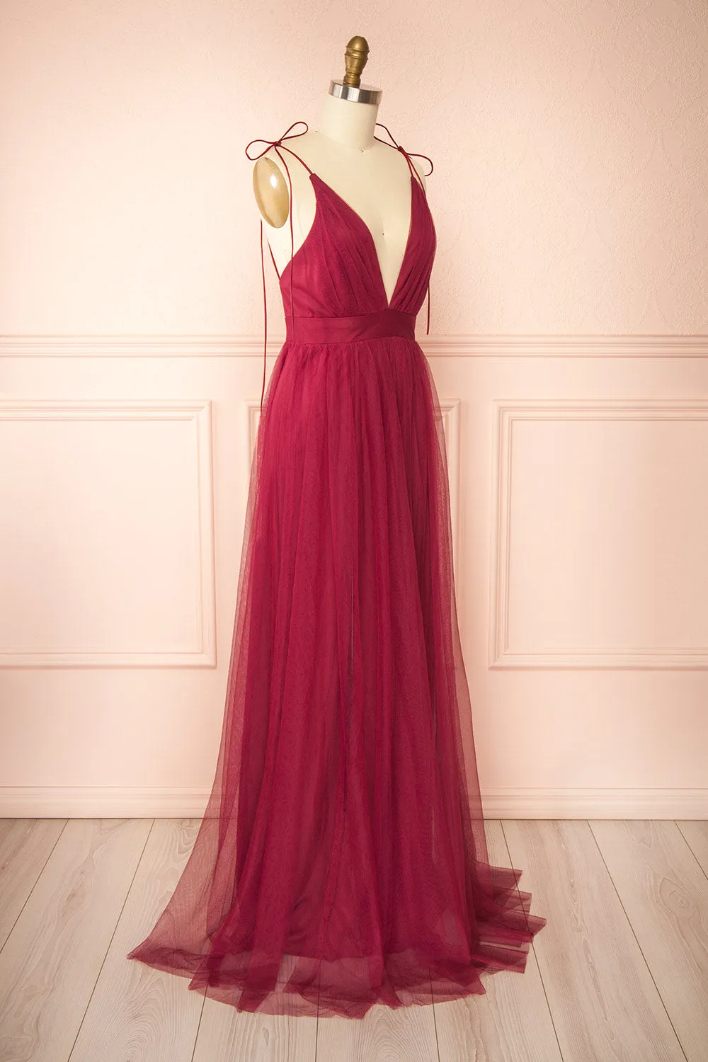 Hyedi Burgundy | Tulle Gown with Plunging Neckline