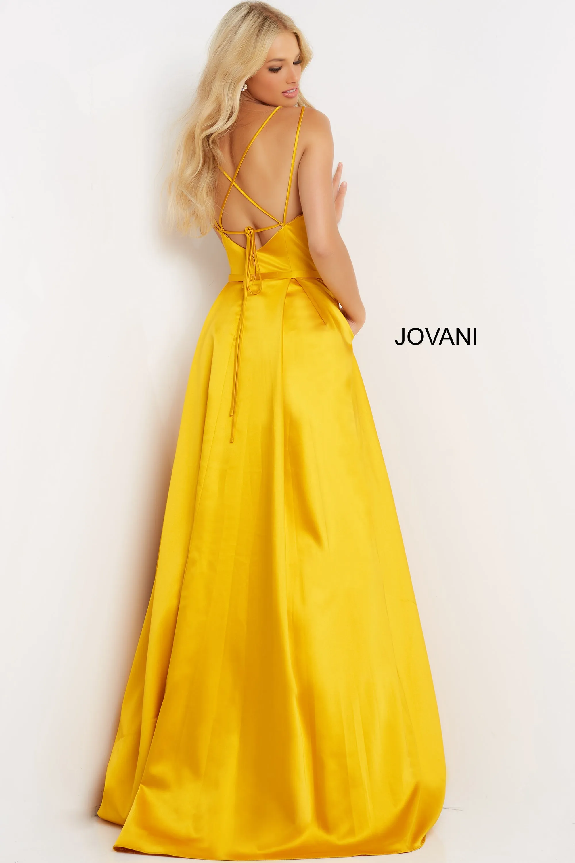 JOVANI 02536