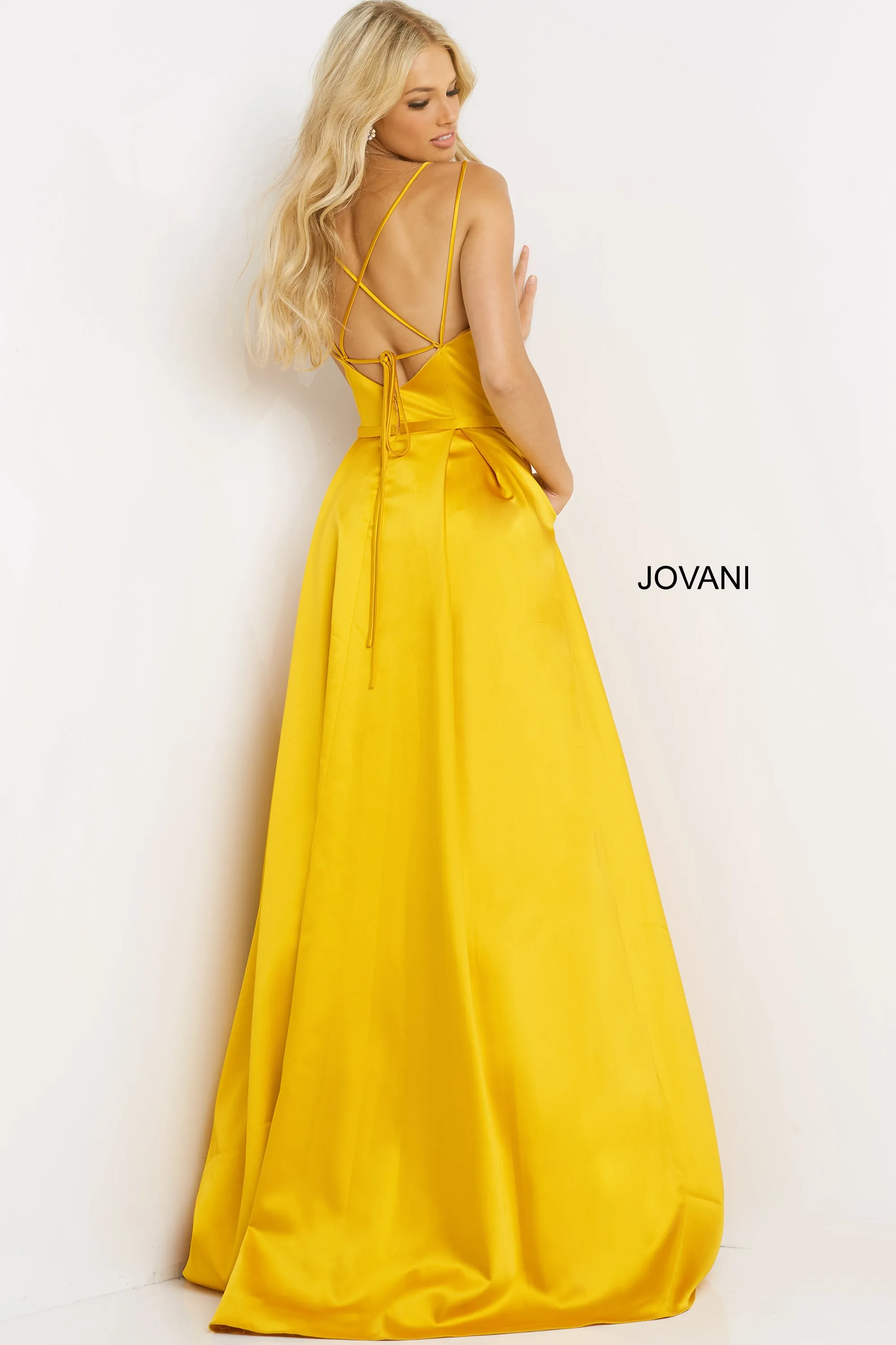 JOVANI 02536