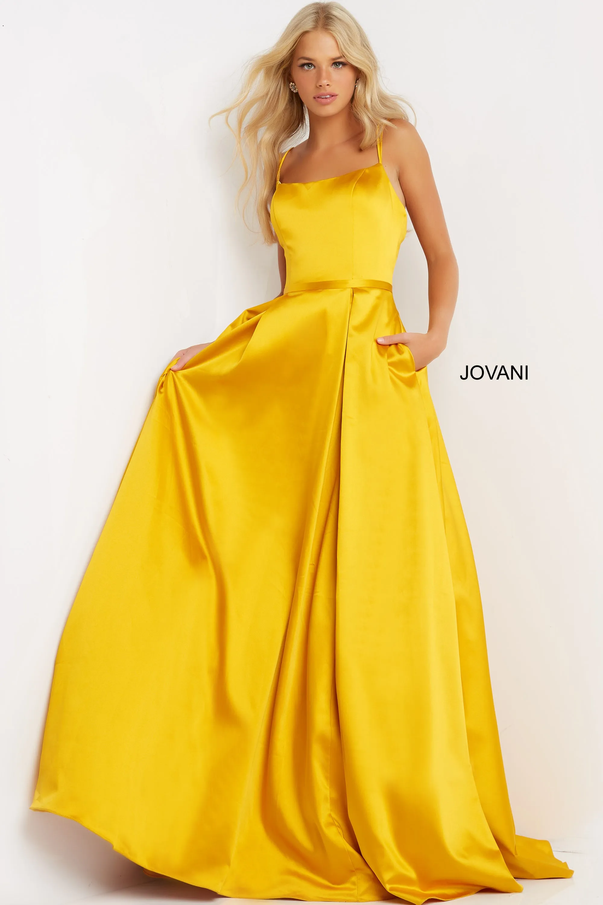 JOVANI 02536