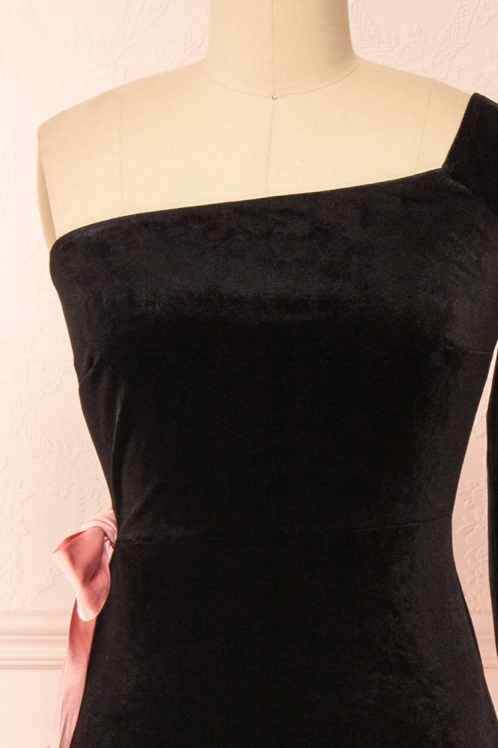 Maelise | Black Velvet Maxi Dress w/ One Sleeve